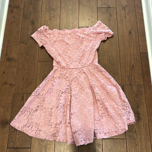 Off shoulder dress - Picture 1 of 2